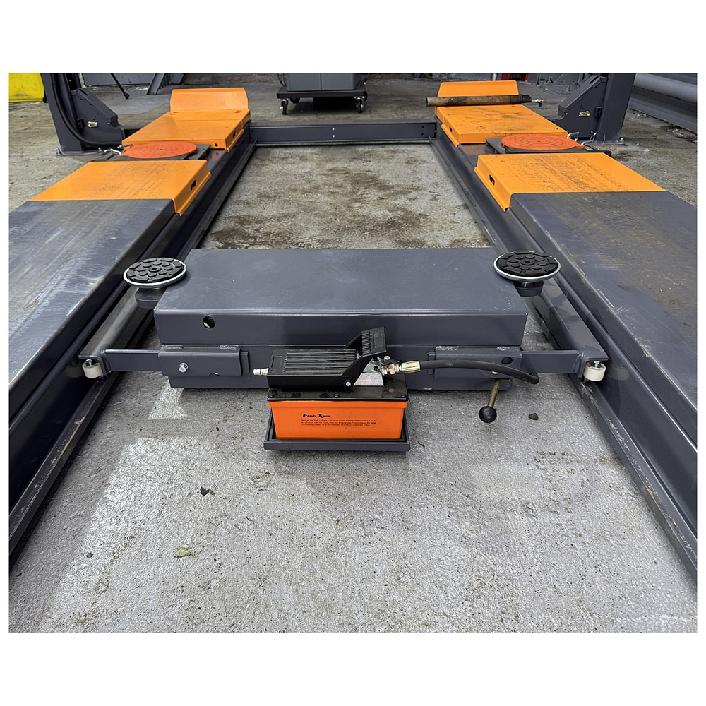 WiederKraft WDK-545 Четырехстоечный автомобильный подъемник г/п 5 тонн под сход-развал